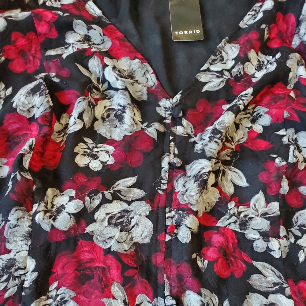 Torrid plus floral v neck blouson long sleeves peplum top, 5XL, blac… - Picture 6 of 14
